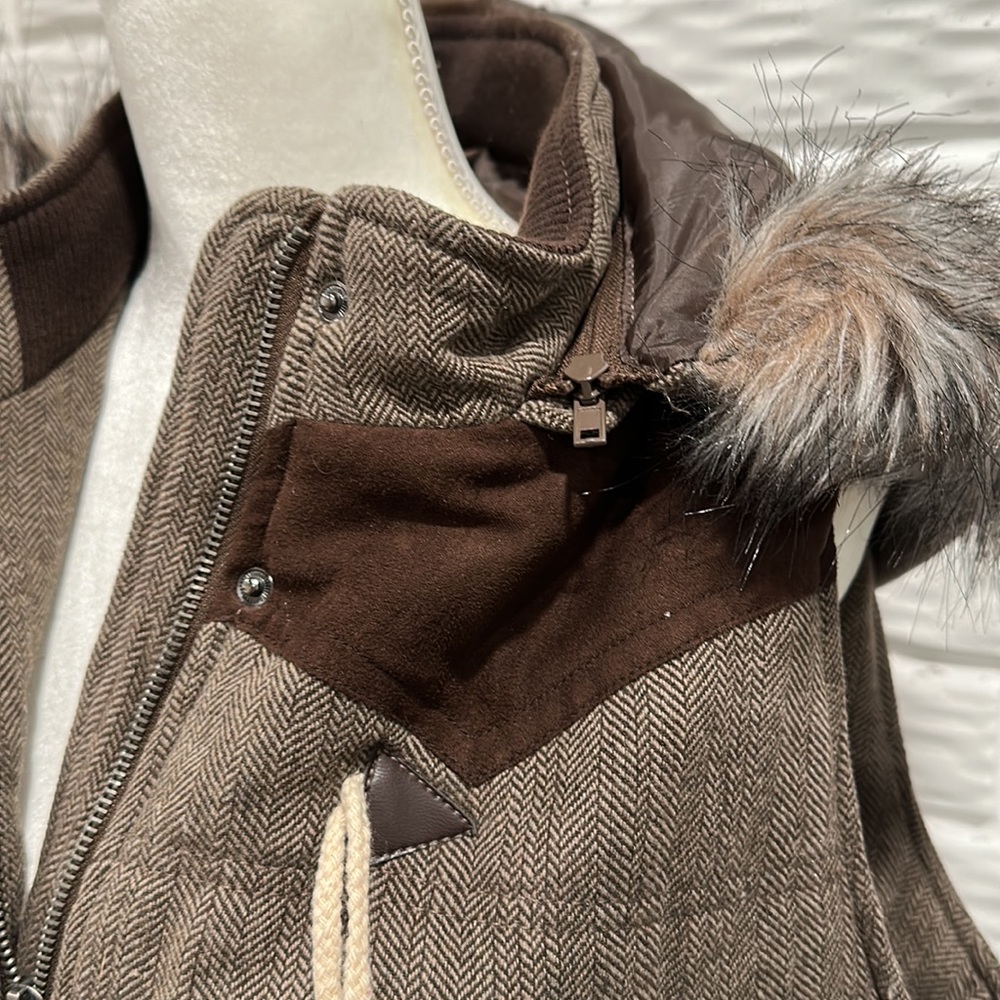 Vanity Vest - Picture 3 of 5